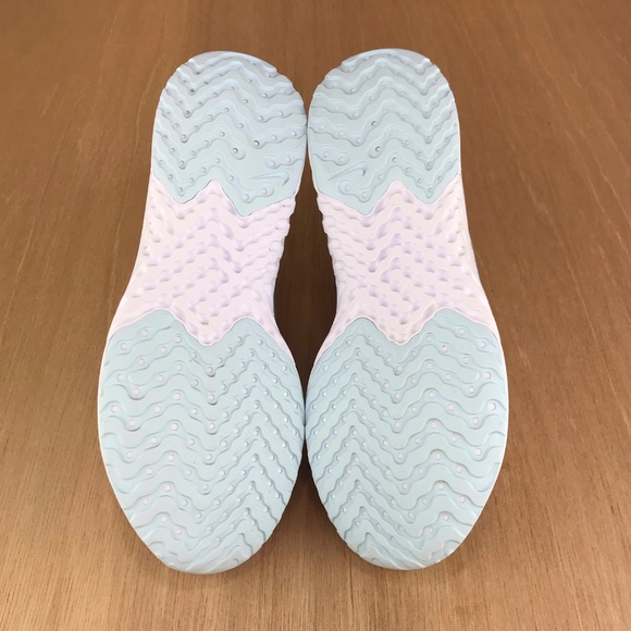 NIB Nike Legend React Pure Platinum - Picture 5 of 8